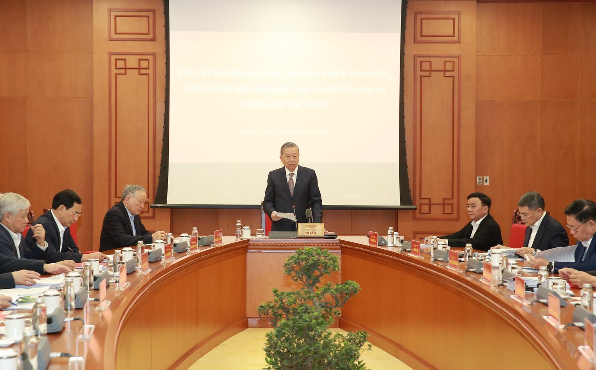 You are currently viewing Phát huy vai trò của chuyển đổi số trong kỷ nguyên vươn mình của dân tộc – HUSTA