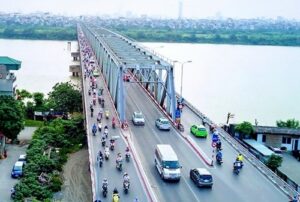 Read more about the article Hà Nội cho phép một số xe trung chuyển qua cầu Chương Dương