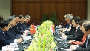 Read more about the article Tổng Bí thư Tô Lâm hội đàm với Thủ tướng Singapore Lawrence Wong