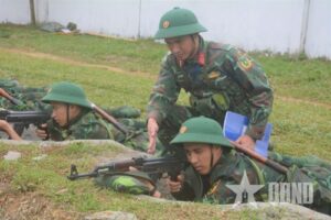 Read more about the article Chiến sĩ mới nắm chắc nội dung ngay từ ngày đầu, tháng đầu huấn luyện