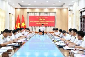 Read more about the article Cục Chính trị Hải quân kiểm tra tại Vùng 5 Hải quân