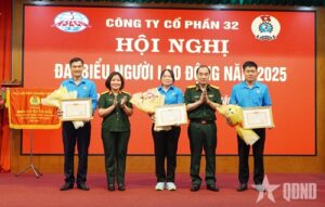Read more about the article Tổng cục Hậu cần – Kỹ thuật: Công ty Cổ phần 32 chăm lo tốt việc làm, lương thưởng cho người lao động