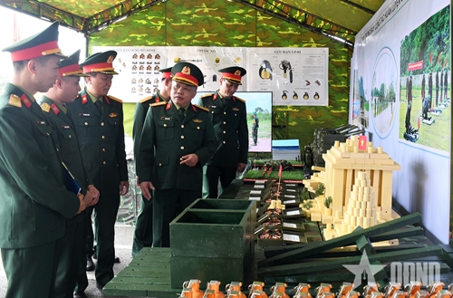 You are currently viewing Các đơn vị trong Binh chủng Thông tin liên lạc tổ chức Lễ ra quân huấn luyện năm 2025