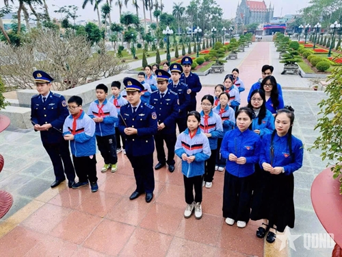 You are currently viewing Tuổi trẻ Đoàn Trinh sát số 1 tổ chức nhiều hoạt động chào mừng ngày 26-3