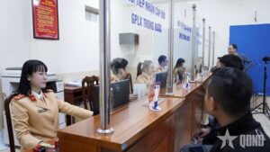 Read more about the article Hà Nội: Cảnh sát giao thông tiếp nhận gần 15.000 hồ sơ cấp, đổi giấy phép lái xe