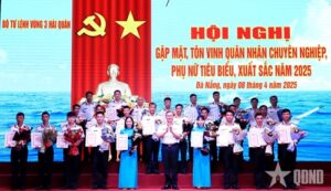 Read more about the article Vùng 3 Hải quân gặp mặt, tôn vinh quân nhân chuyên nghiệp, phụ nữ tiêu biểu