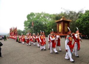 Read more about the article Thân thương về thăm đất Tổ