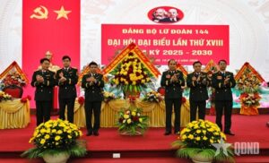 Read more about the article Thượng tướng Phùng Sĩ Tấn dự, chỉ đạo Đại hội Đảng bộ Lữ đoàn 144