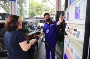 Read more about the article Từ chiều nay (3-4), giá xăng tăng lần thứ ba liên tiếp, sát mức 21.000 đồng/lít