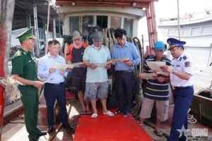 Read more about the article Hải đoàn 42: Nhiều hoạt động ý nghĩa trong chương trình "Cảnh sát biển đồng hành với ngư dân"