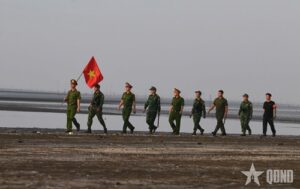 Read more about the article “Điểm tựa” bên bờ sóng