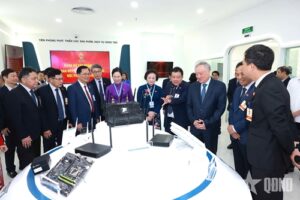 Read more about the article Đổi mới phương thức lãnh đạo, xây dựng đội ngũ cán bộ, đảng viên thực sự tiêu biểu