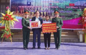 Read more about the article Vòng tay ấm thắp sáng tương lai