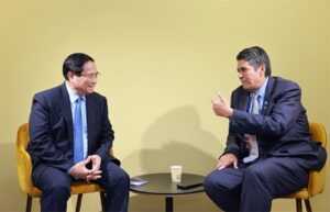 Read more about the article Thủ tướng Phạm Minh Chính gặp Tổng thống Palau nhân Hội nghị UNOC 3
