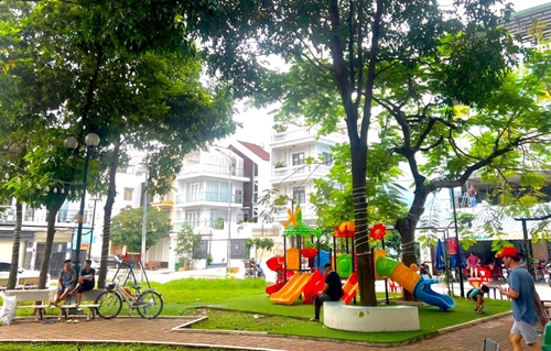 Read more about the article Khoảng xanh giữa lòng Bệnh viện Lê Văn Thịnh
