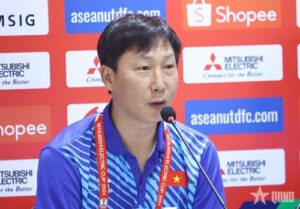 Read more about the article Huấn luyện viên Kim Sang-sik: “Đội tuyển Việt Nam làm hết khả năng để thắng Malaysia”